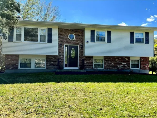 28 Susi Oval, Plattekill, NY 12548