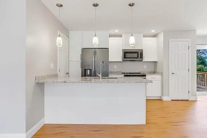 494 Youville St — Photo 6