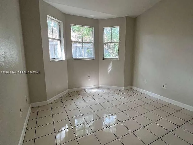 1661 SE 28th St #202 — Photo 16