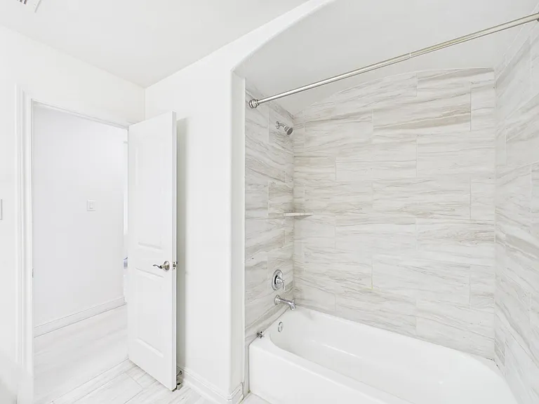 24711 Miltonwood St — Photo 44