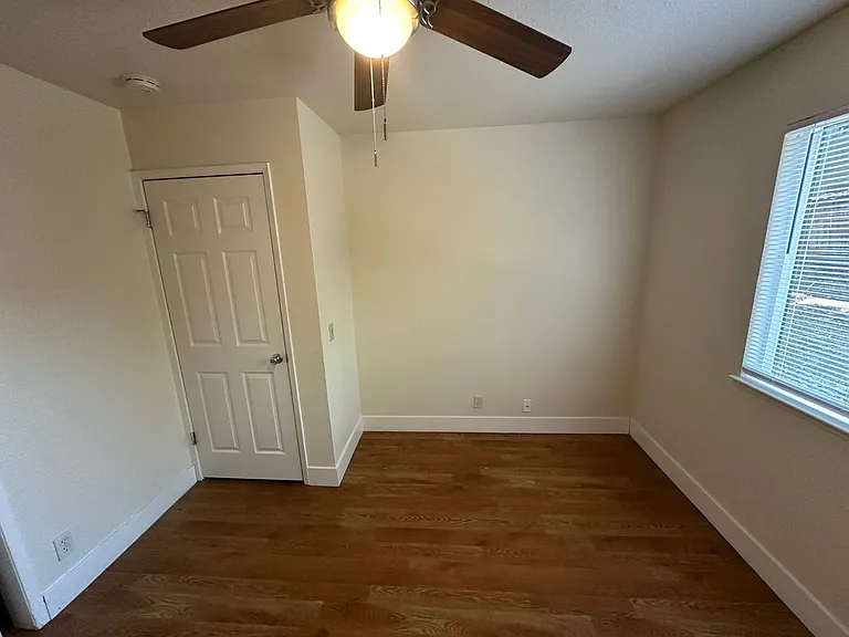 703 W 2nd Avenue B - D, Chico — Photo 6