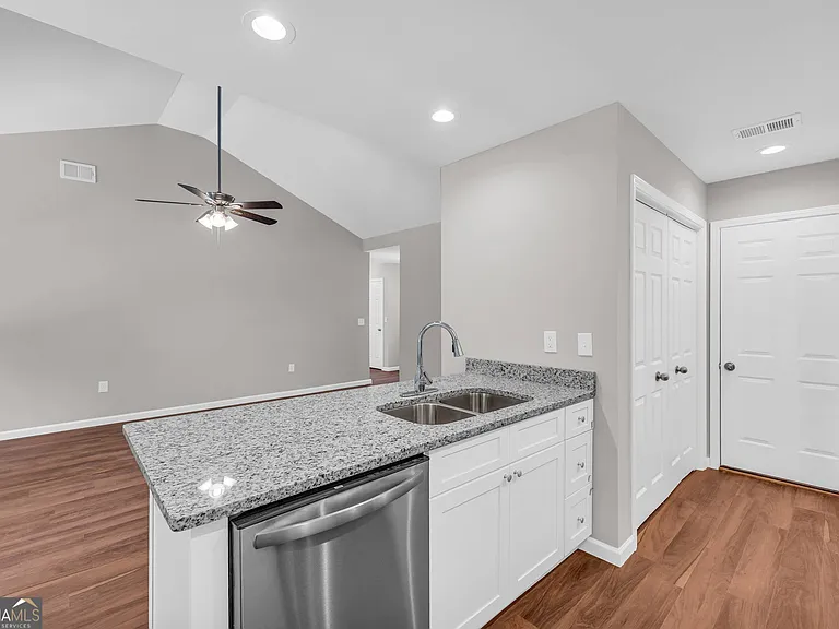 52 Adaline Ct — Photo 20