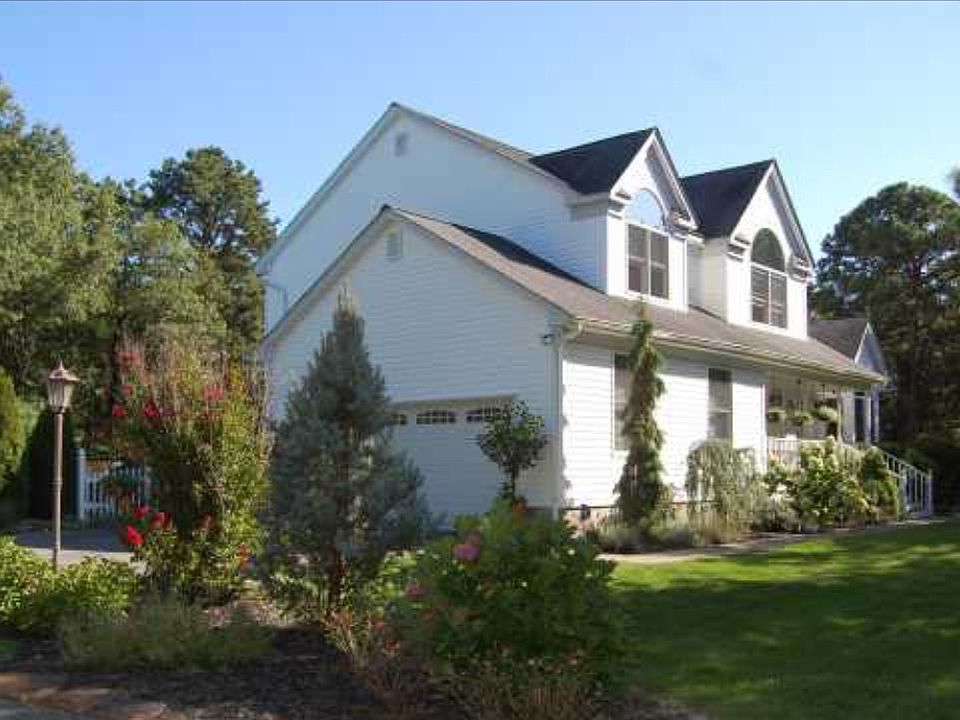 1st image of 463 Railroad Ave