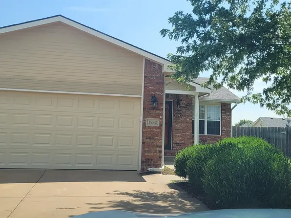 1832 S Chateau St, Wichita, KS 67207