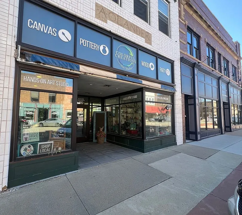207 S Main St