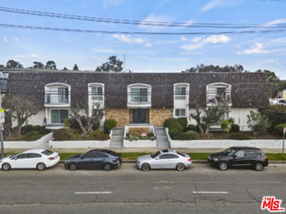 2884 Sawtelle Blvd #204