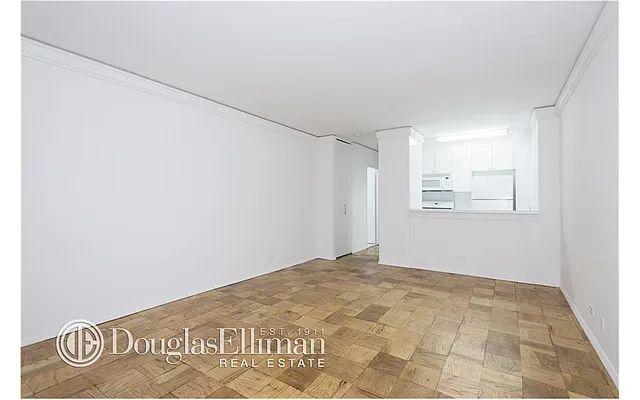 Rented by Douglas Elliman | media 24