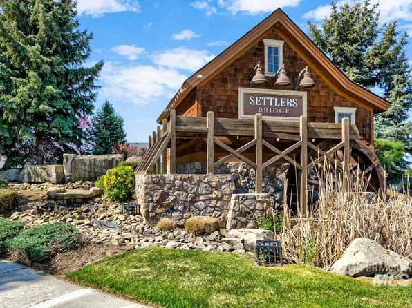 1928 E Mountain Man Dr, Meridian, ID 83646