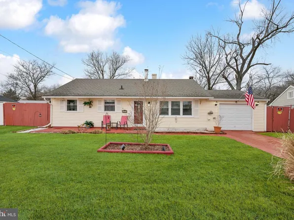 252 N Dennis Dr, Clayton, NJ 08312