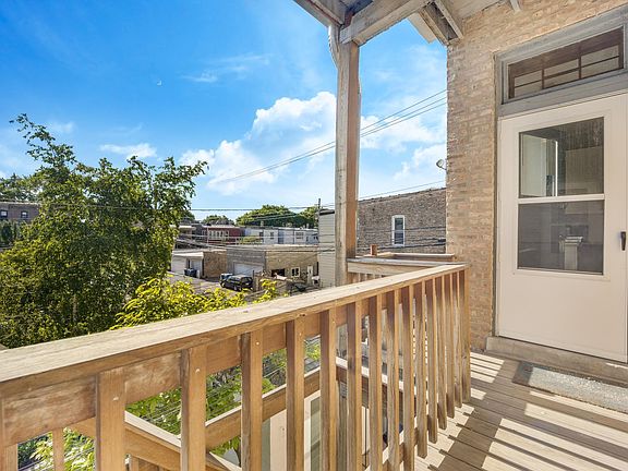 5th image of 3610 N Oakley Ave #2