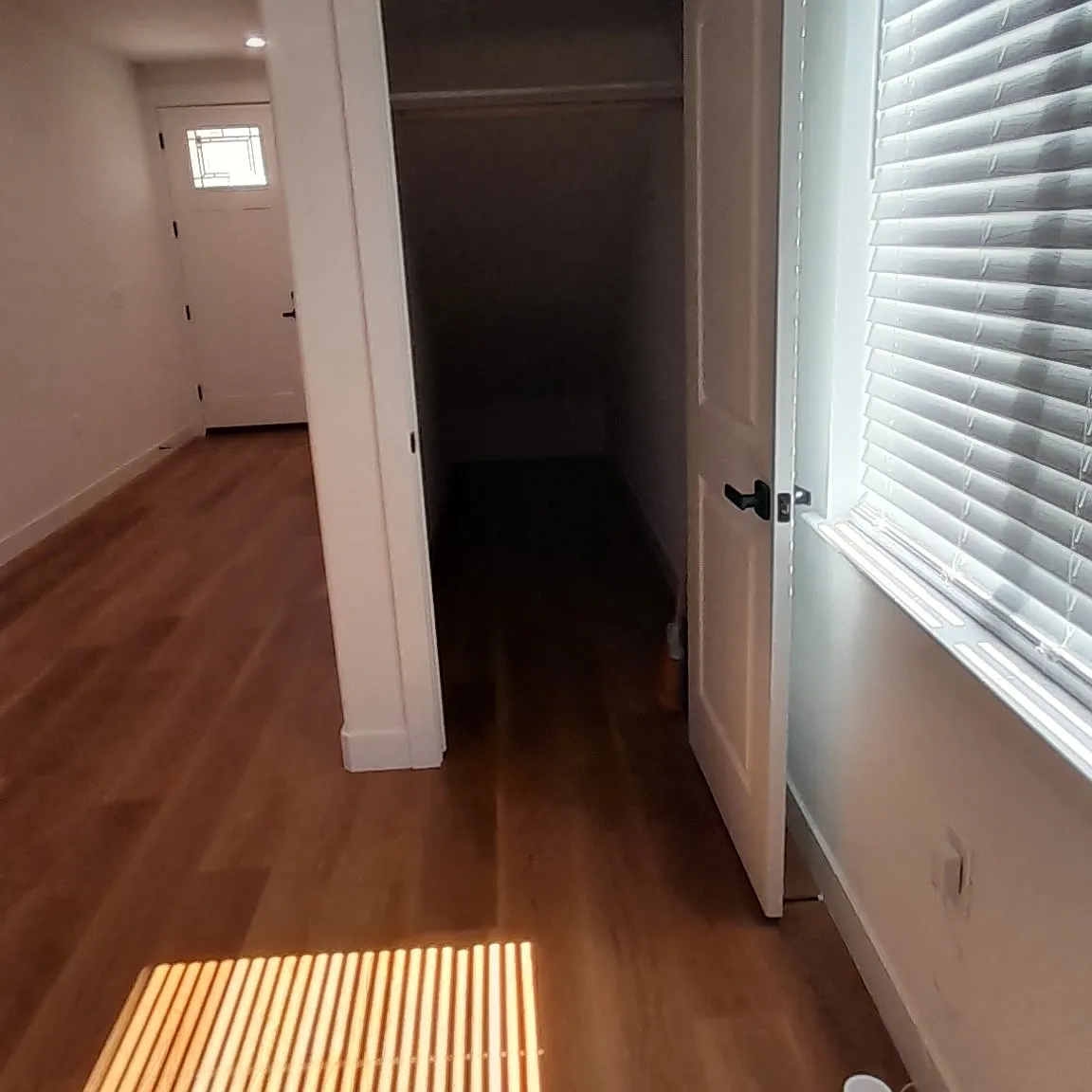 3 bed, 1886 sqft, $2,700 — Photo 2