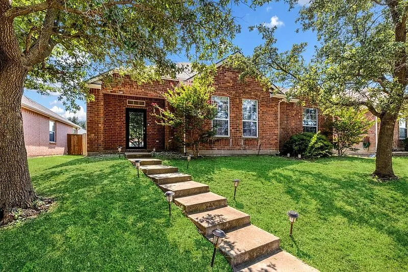 1526 Cliff Creek Dr