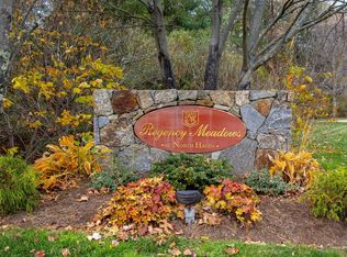 28 Fieldstone Ct UNIT 28, North Haven, CT 06473