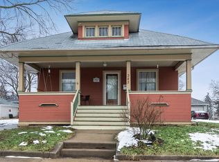 343 Moseley St, Elgin, IL 60123