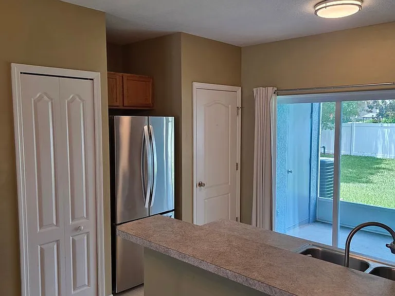 122 Wilton Cir — Photo 6