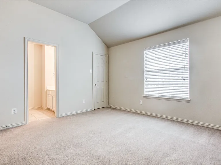 1130 Mission Ln — Photo 15
