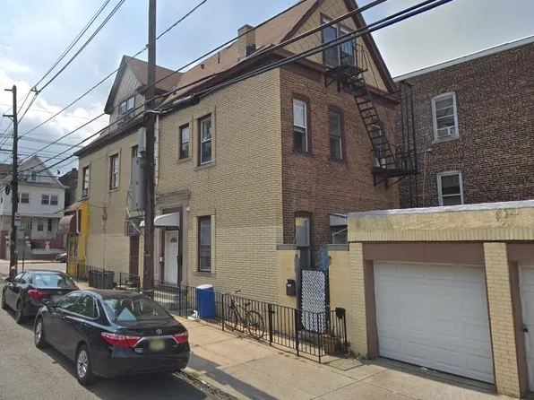 295 Avenue B, Bayonne, NJ 07002