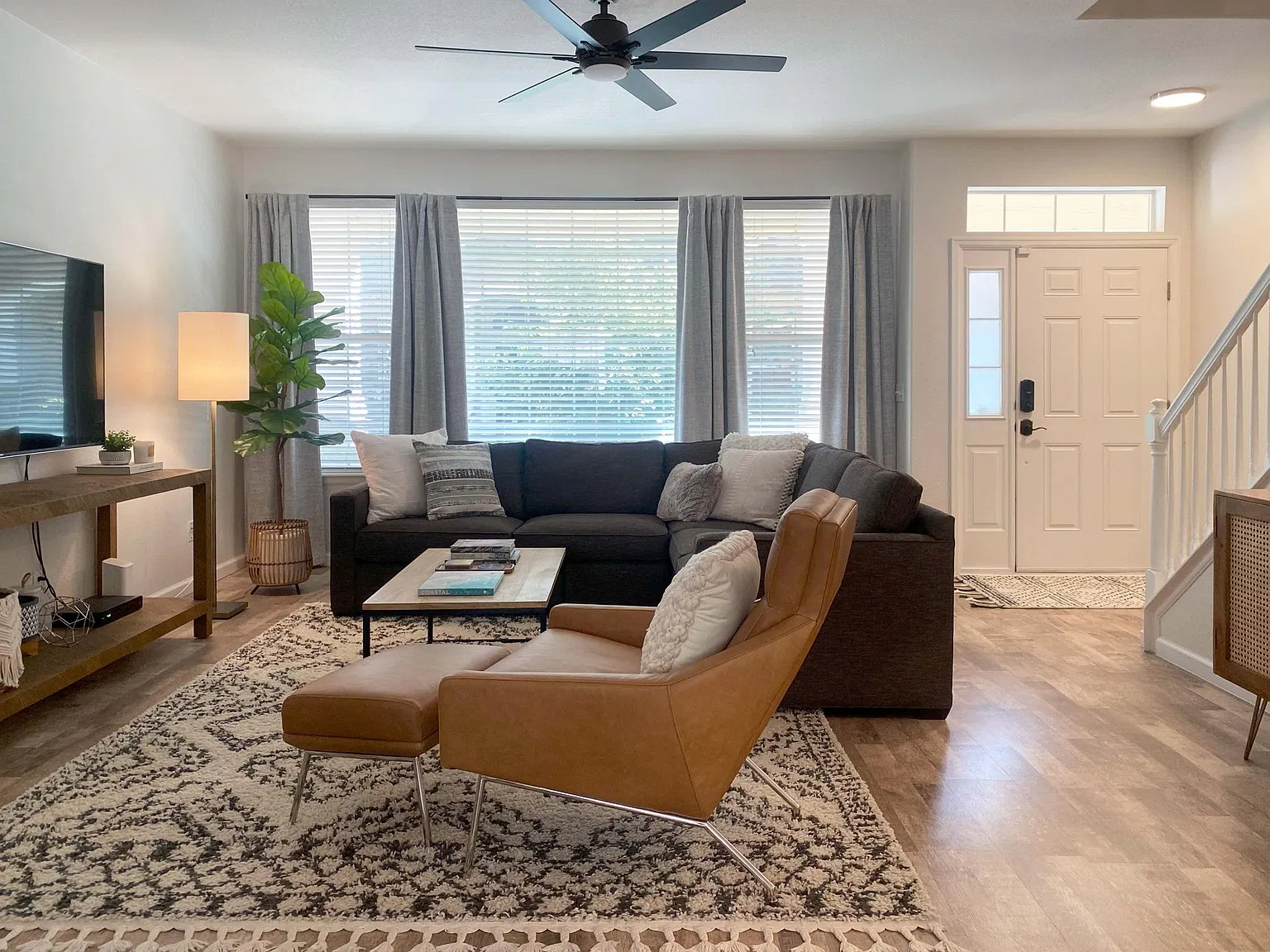 3 bed, 1735 sqft, $3,000 — Photo 2