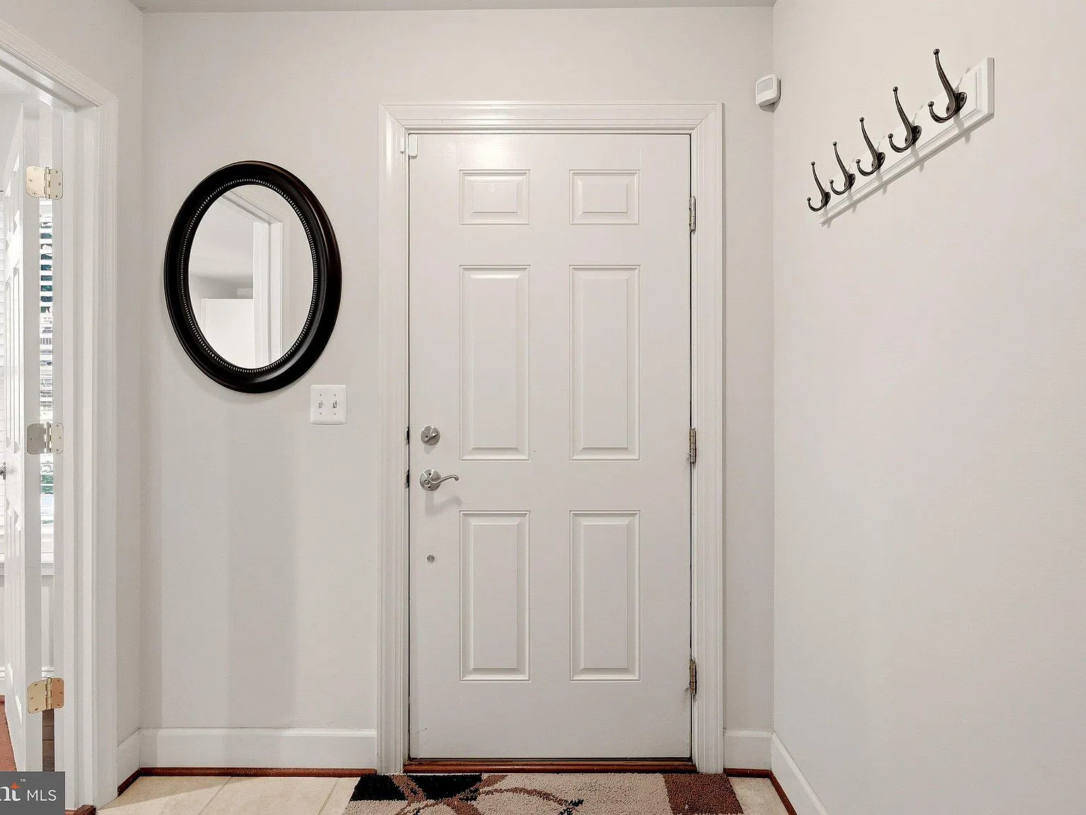 3 bed, 2.5 bath, 2022 sqft, $3,700 — Photo 4