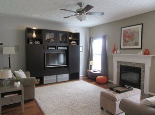 2413 Featherston Dr, Miamisburg, OH 45342