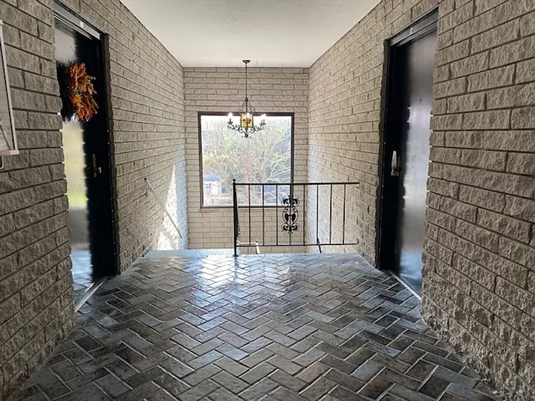 Delta Bend Apartments in Mount Lookout — Photo 15