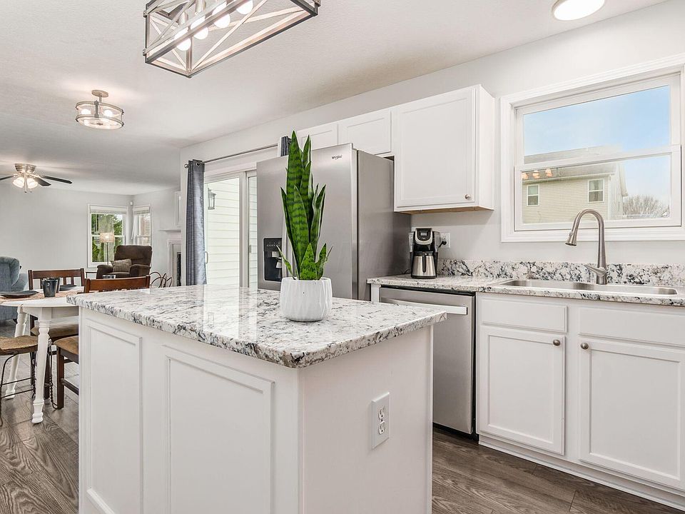 1st image of 3929 Black Pine Dr