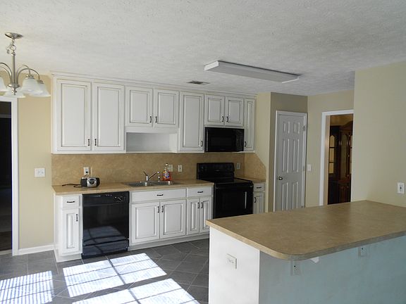 2nd image of 4438 Lee Road 175