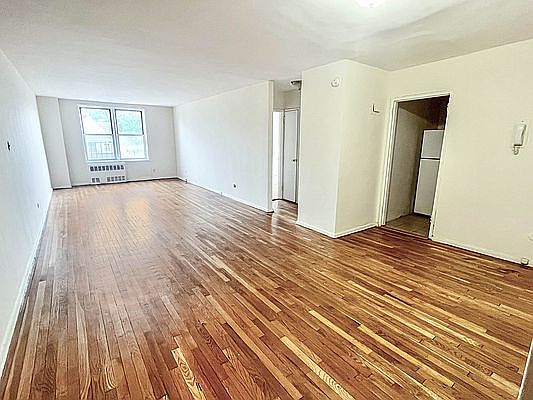 1st image of 150 Hawthorne St APT 4L