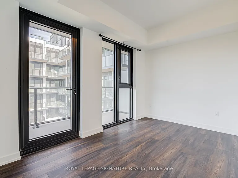 799 The Queensway #820 — Photo 27