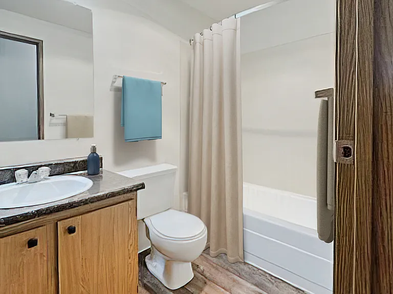 242 Weatherstone Ln NE #F — Photo 3