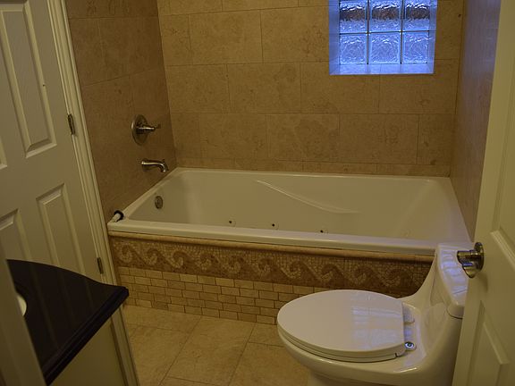 2nd image of 1355 N Bosworth Ave APT 2R