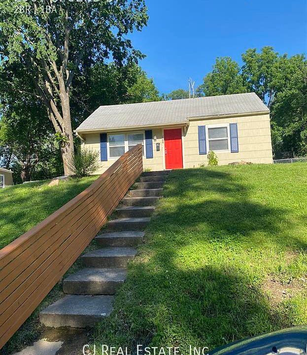 1st image of 2909 S 52nd St