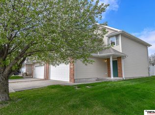 6749 S 90th St, Lincoln, NE 68526