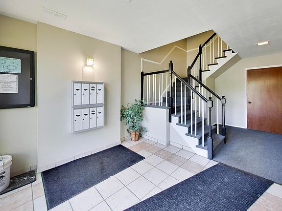 4th image of 2640 N Windsor Dr Unit 103