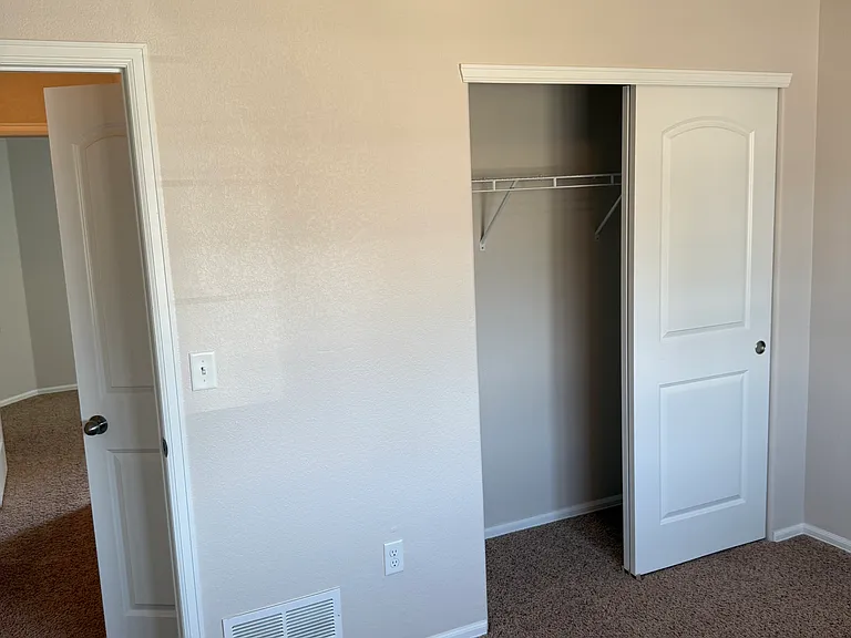 908 W Union Ave — Photo 17