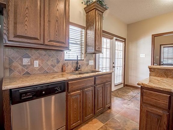 4th image of 4910 Landon Ln