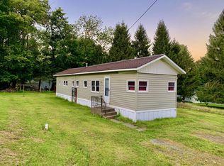 203 Grandview Ave, Hawley, PA 18428