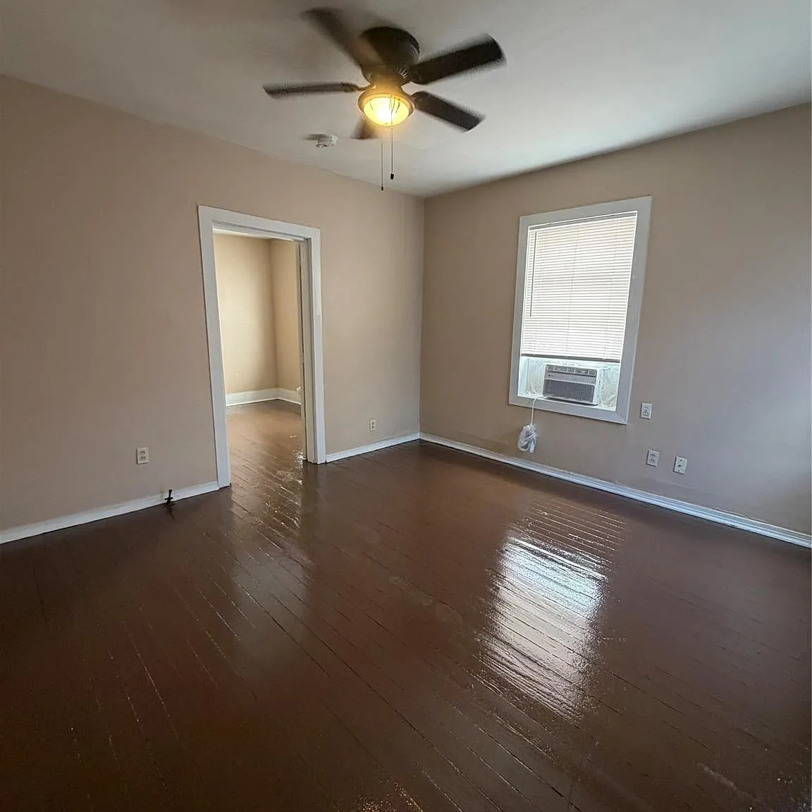 1 bed, 1.0 bath, 500 sqft, $795 — Photo 2