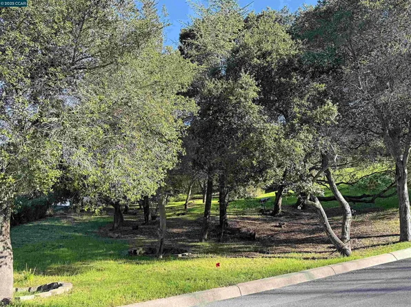 0 Lind Ct, Orinda, CA 94563