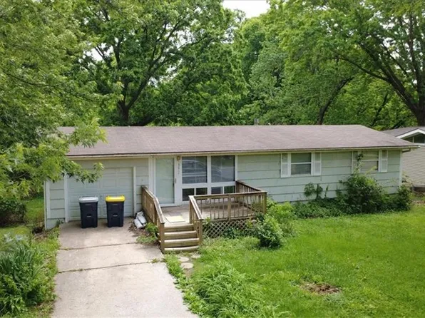 3617 N Cypress Dr, Kansas City, MO 64117