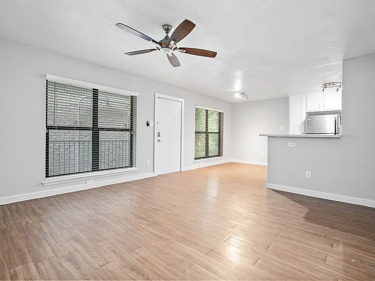 400 Westmoreland St — Photo 14