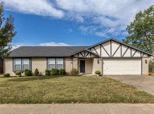 1718 Ridgeview Dr, Springdale, AR 72762