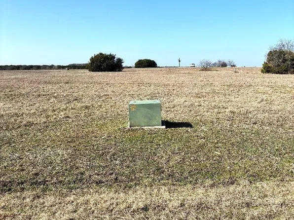 6704 Castle Royle Dr, Cleburne, TX 76033