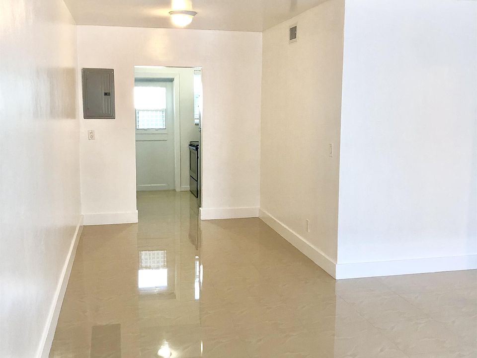 1st image of 8235 Crespi Blvd APT 2