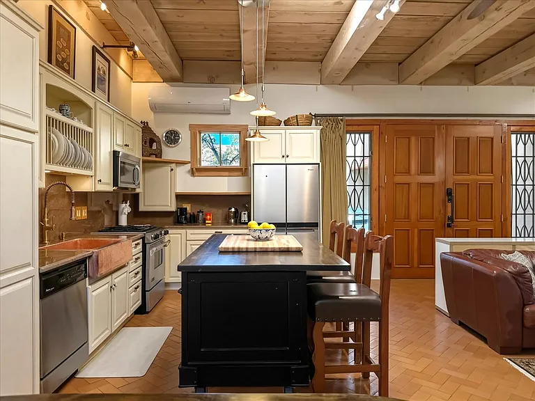 637 Alto St #B — Photo 14