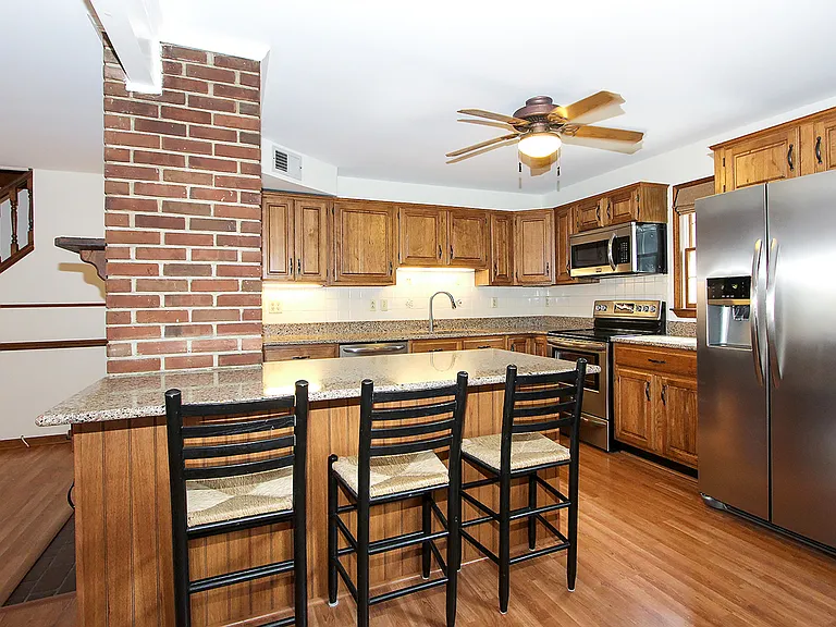 2204 Luzerne Ave — Photo 6