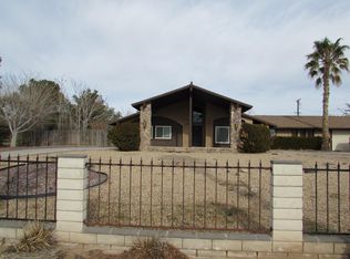 15381 Tacony Rd, Apple Valley, CA 92307
