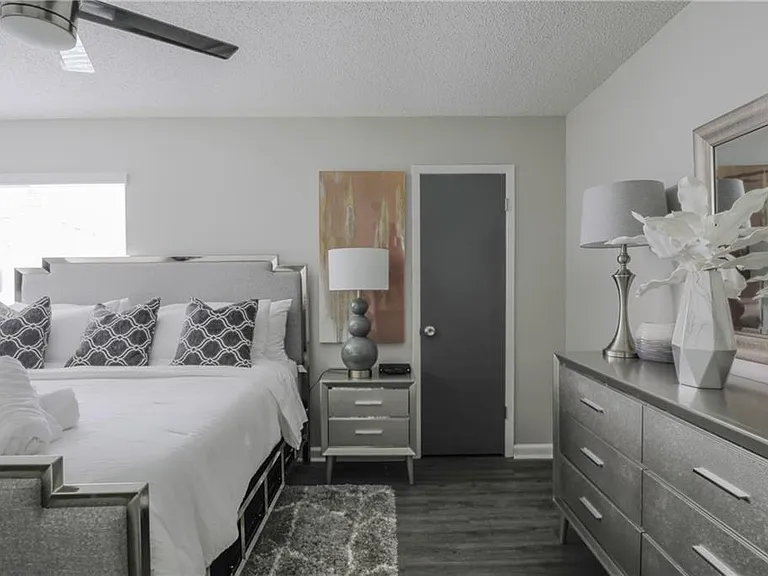 6463 Klinect Ct — Photo 7