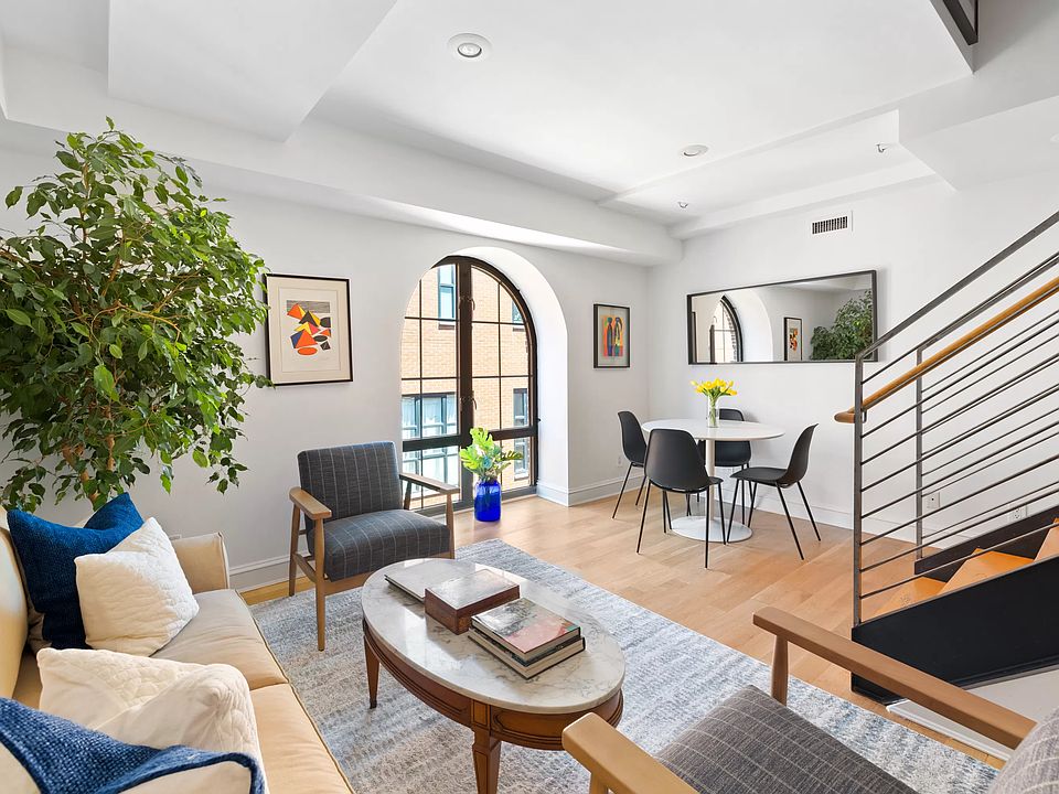 1st image of 401 Hicks St APT B6c