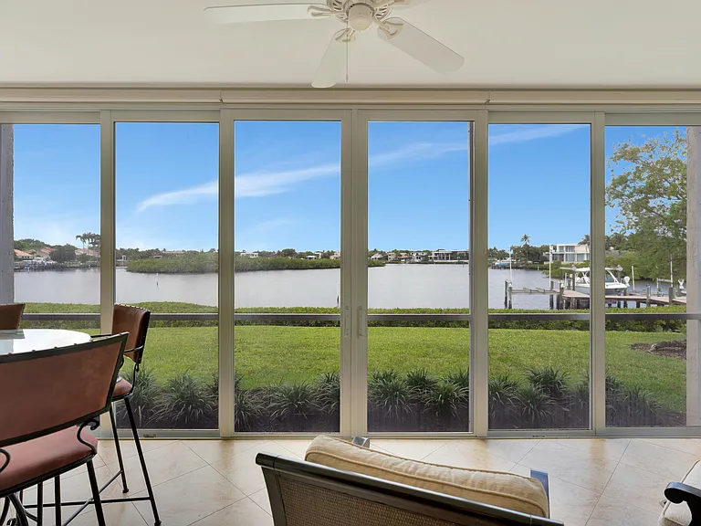 2704 Captains Way — Photo 15